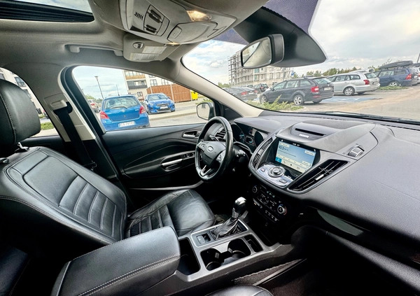 Ford Escape cena 63900 przebieg: 142350, rok produkcji 2017 z Mońki małe 137